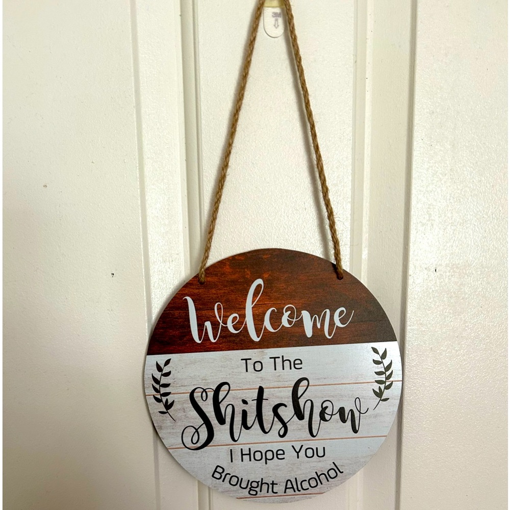 Welcome plaque